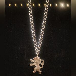 VINTAGE SWANK RAMPANT LION NECKLACE- 687